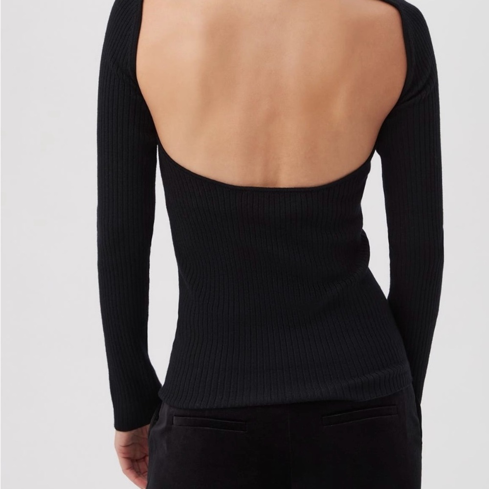Women’s Trina Turk Top Sade Wool Pullover Size Large Quiet Luxury Minimalist